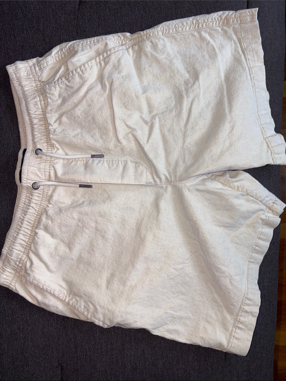 American Eagle Outfitters Men's White Elastic Waist Shorts